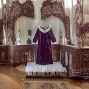 Vintage Keyloun Woman's Veleveteen Lace Collar Caftan OSFA